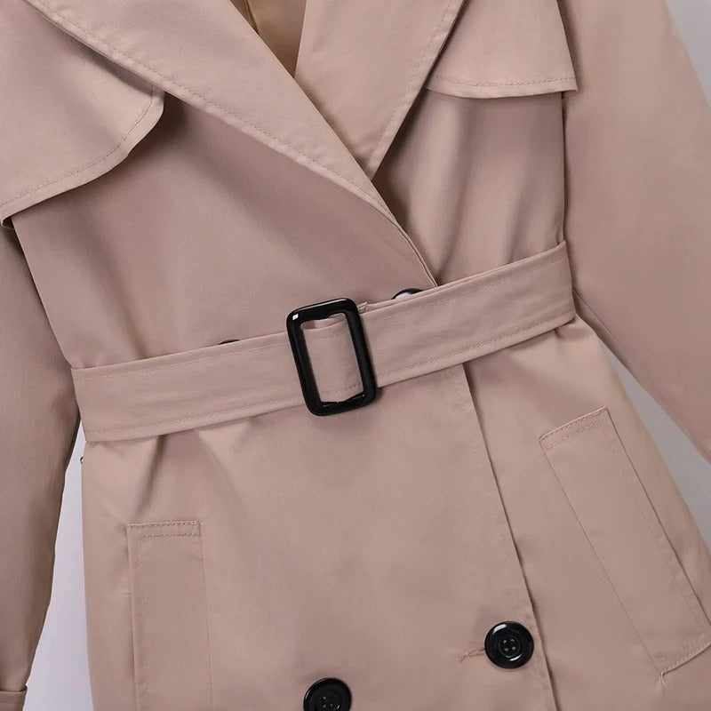 Trenchcoat women hip